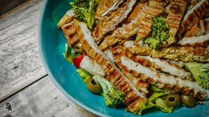 Fresh Veggie Salad with Grilled Chicken Strips