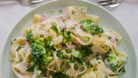 Chicken Broccoli Alfredo Fettuccine Pasta
